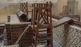 Maqueta de las máquinas de asalto construidas por Julio César durante la Guerra de las Galias Maqueta de las máquinas de asalto construidas por Julio César durante la Guerra de las Galias